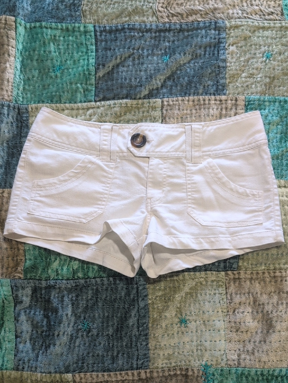 Vintage No Boundaries Low-waisted Shorts